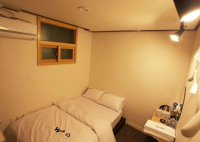 W Mini Dongdaemoon Hostel