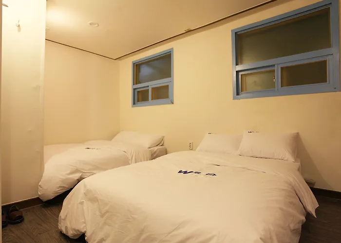 W Mini Dongdaemoon Hostel
